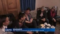 Des migrants bénéficient d'un toit et de l'aide de villages