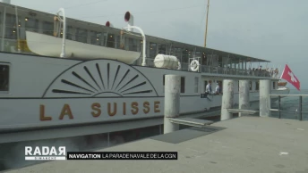 La parade navale de la CGN