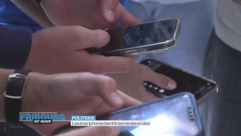 Les smartphones bientôt bannis des écoles