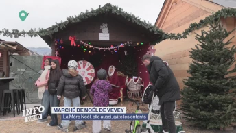 La Mère Noël, elle aussi, gâte les enfants