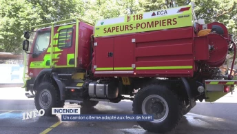 Un camion citerne adapté aux feux de forêt