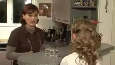 La Minute Nutrition - Je bois de l&#039;eau en mangeant. Ai-je raison?