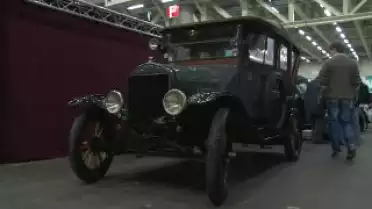 C&#039;est arrivé près de chez vous - Oldtimer et Teilemarkt à Forum Fribourg