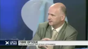 Pose de la première fibre optique à Estavannens.
