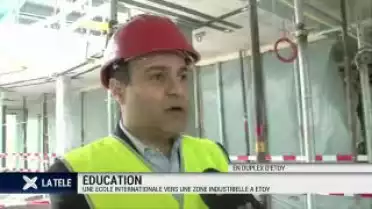 Education: une école dans une zone industrielle