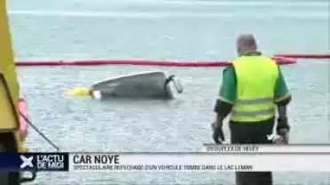 Un bus repêché après sa chute dans le lac Léman