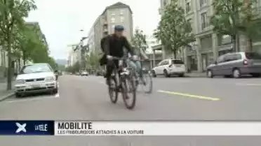 Microtrottoir: les Fribourgeois restent attachés à la voiture