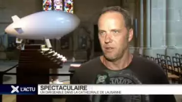 Un dirigeable dans la cathédrale de Lausanne