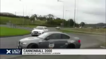 Cannonball 2000: des bolides de luxe traversent la région