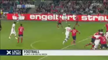 Football: La Nati a un pied au Brésil