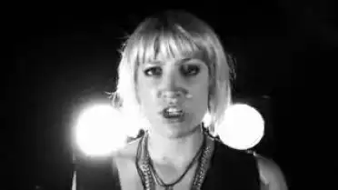 Evelinn Trouble - Never Came Around