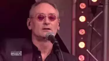 Michael Jones chante pour le Téléthon
