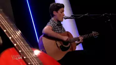Billie Bird part en live !