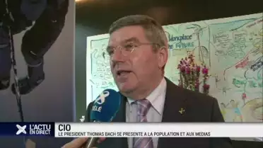 Le président du CIO se présente à la population