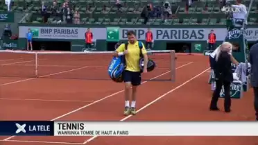 Wawrinka tombe de haut à Paris