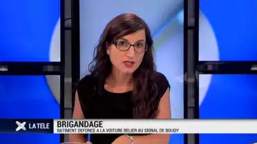 Bâtiment défoncé à la voiture bélier au Signal de Bougy