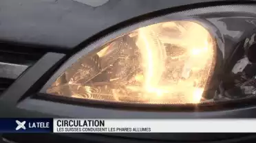 Les suisses conduisent les phares allumés