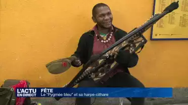 Le pygmée bleu et sa harpe - cithare