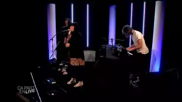 Solange la Frange part en live !