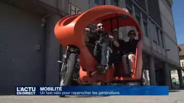 Un taxi-vélo pour rapprocher les générations