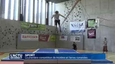 Les trickliners posent leur sangle à la Tour-de-Trême