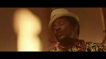 Un clip original sur une musique dépayante