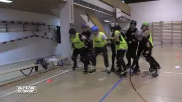 Cette semaine, Roland Guex teste le Roller Derby à Lausanne