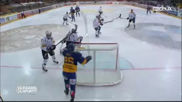 Hockey : Fribourg freiné dans son élan de succès par Davos