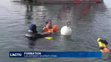 Les pompiers se jettent à l&#039;eau
