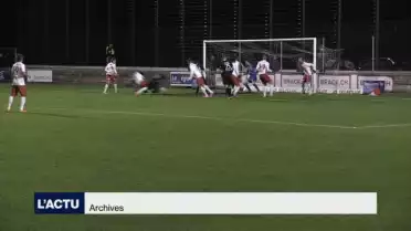 La menace de la licence plane sur le FC le Mont.