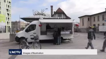 Les foodtrucks fribourgeois auront peut-être leur patente