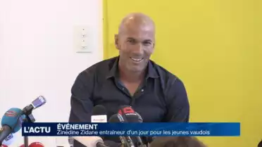 Zinédine Zidane entraîneur d&#039;un jour pour les jeunes vaudois