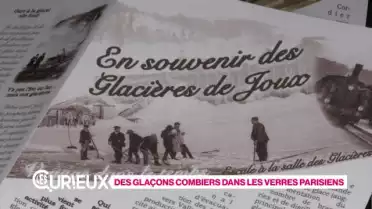 Des glaçons combiers dans les verres parisiens