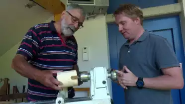 Roland a testé le métier de tourneur sur bois