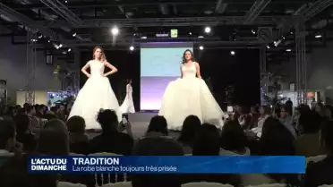 La robe blanche est toujours très prisée
