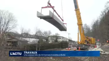 Une passerelle de 44 tonnes installée à Bulle