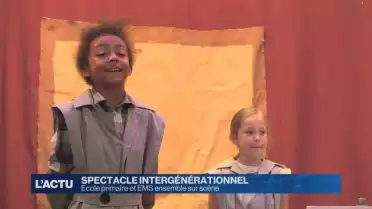 Ecole primaire et EMS ensemble sur scène