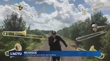 L'homme qui sort enfin de l'ombre