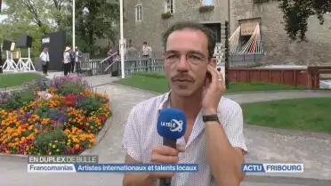 Le parolier monte sur scène