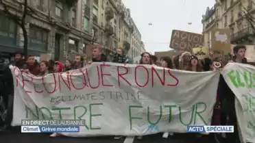 Climat: 10&#039;000 jeunes manifestent à Lausanne 