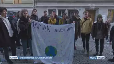 1000 signatures pour le climats remises au Grand Conseil