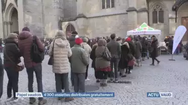 4300 assiettes de papet offertes dans la rue par GatsroVaud