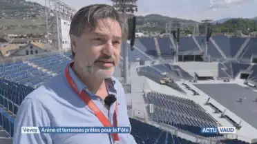Arène et terrasses prêtes pour la Fête