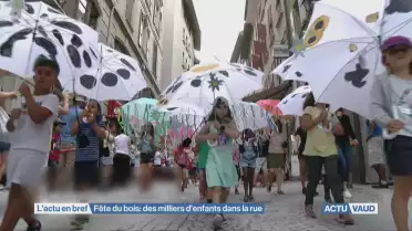 Fête du bois: les enfants dans la rue