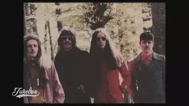 &quot;Treasures in Disguise&quot; de The Yelins