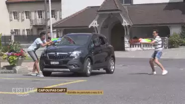 Cap ou pas cap ? Bataille de pistolets à eau (3/4)