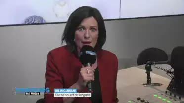 Karin se nourrit de langues