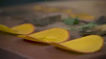 Velours de potimarron, chèvre frais et viande séchée