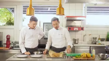 Le crumble aux pommes et speculos du chef Mathieu Biolaz
