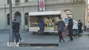 Les travailleurs pris en sandwich